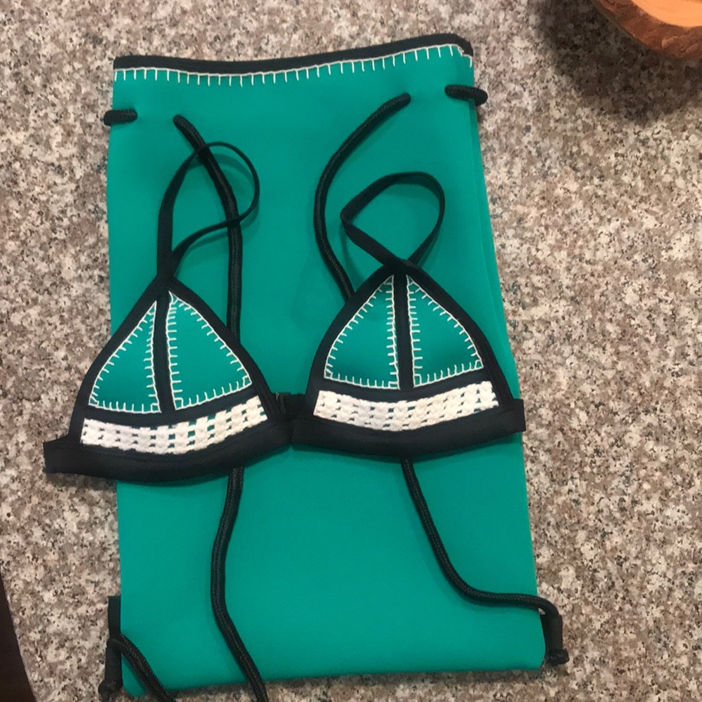 TRIANGL bikini top and matching bag
